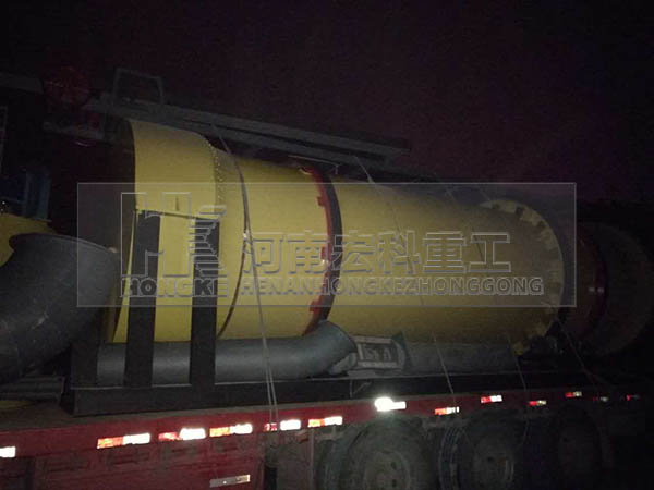 發(fā)往新疆博湖縣2m&times;8m豬糞烘干機的現(xiàn)場實拍